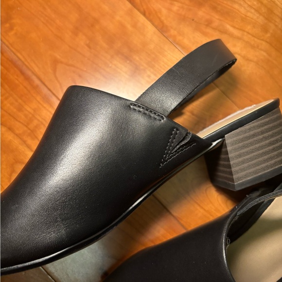 Clarks Women's Black Slingback heels - Picture 5 of 6